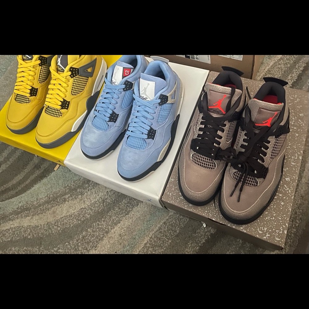 Sneaker and Clothing range 200-300 Sizes 8, 9, 9.5, 10 offer for cheaper box